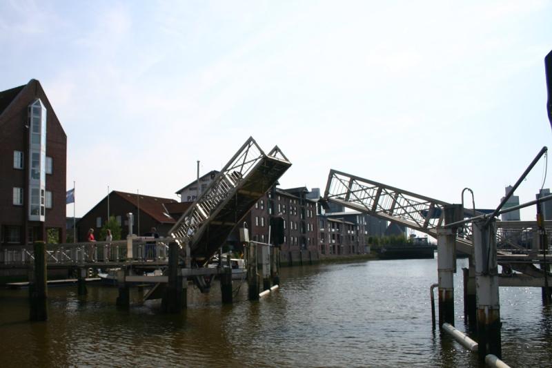 Fußgängerbrücke am Hafen | © Tourismus und Stadtmarketing Husum GmbH