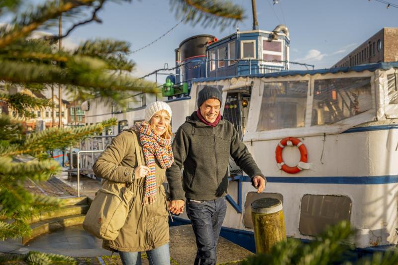 Paar am Husumer Hafen | © Foto Oliver Franke