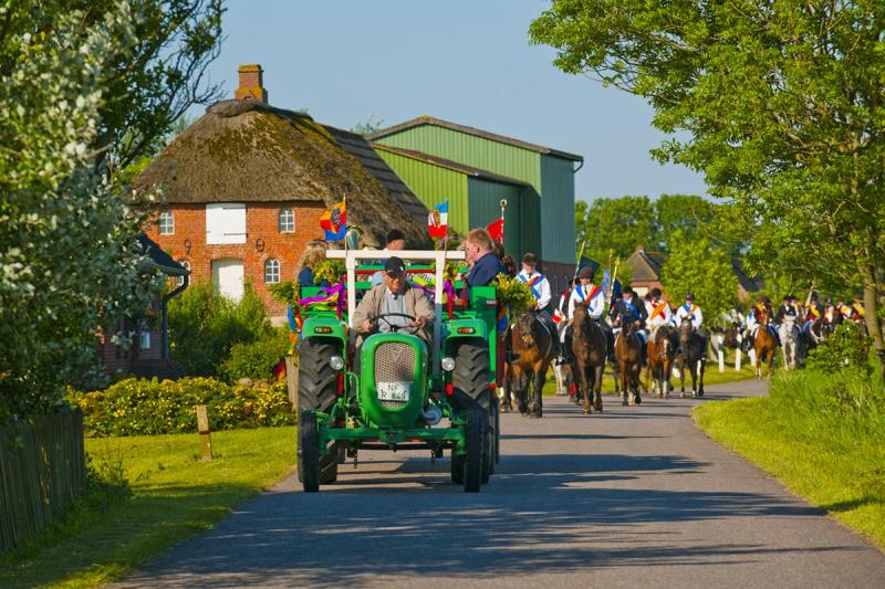Ringreiterumzug durchs Dorf | © Foto Oliver Franke