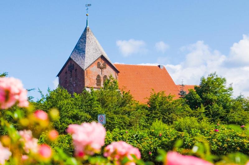 Kirchlein am Meer in Schobüll | © Foto Oliver Franke