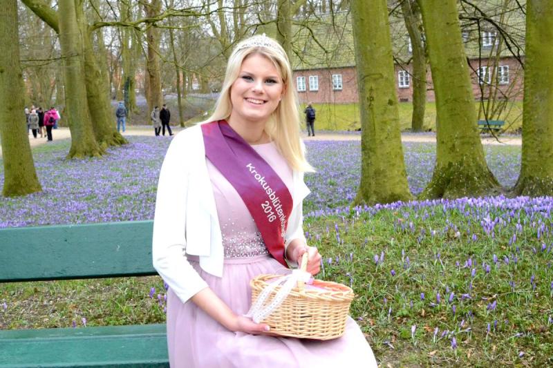 2016: Krokusblütenkönigin Svenja | © Volkert Bandixen