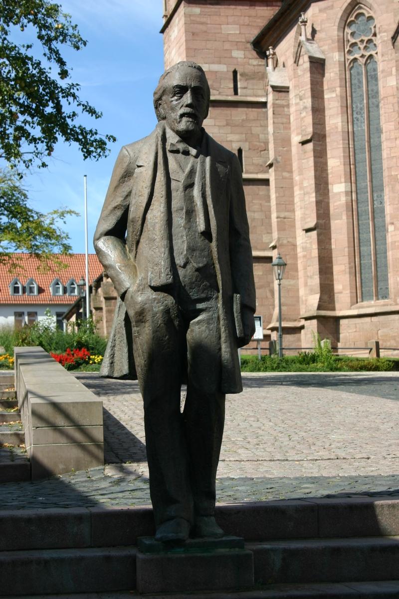 Theodor Storm Büste in Heilbad Heiligenstadt | © Tourismus und Stadtmarketing Husum GmbH