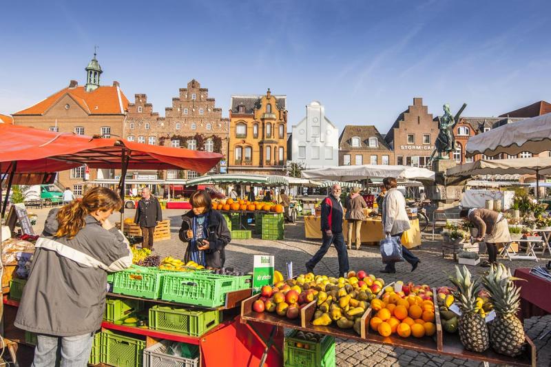 Husumer Wochenmarkt am Marktplatz | © Foto Oliver Franke
