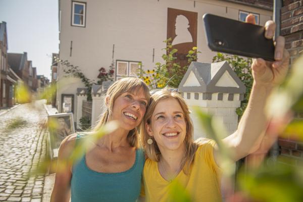 Freundinnen_Stadt_Selfie