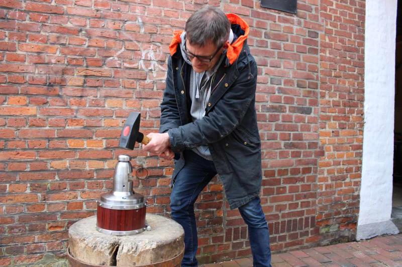 Bernd Biermann, Münzprägung | © Tourismus und Stadtmarketing Husum GmbH