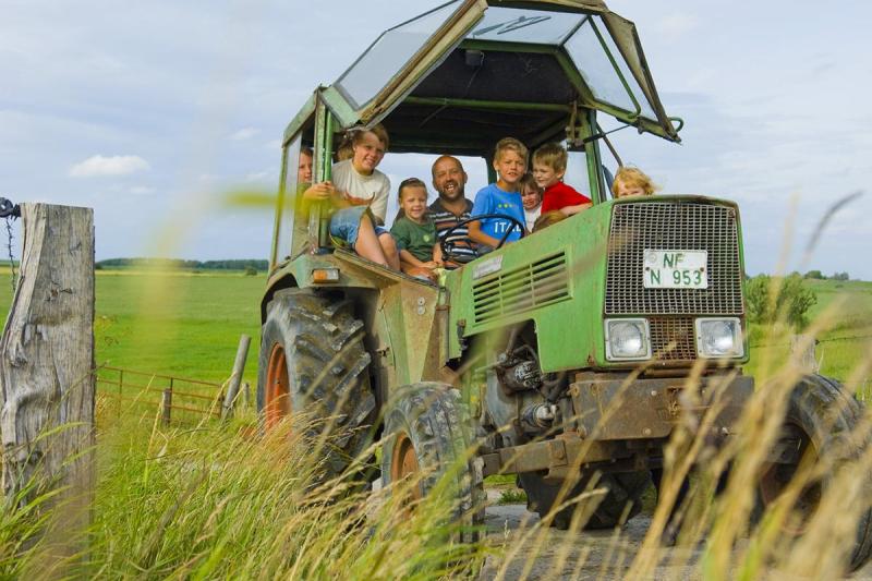 Treckerfahren im Urlaub | © Foto Oliver Franke