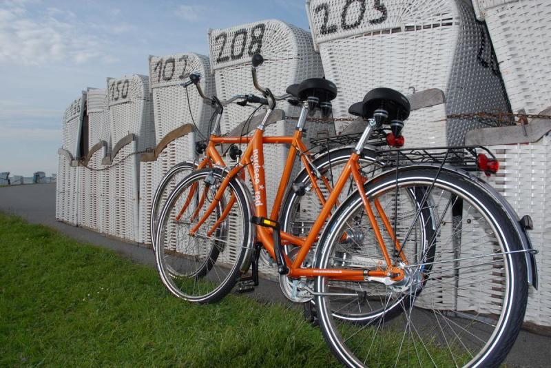 Fahrradtour am Nordsee-Deich | © http://www.image-foto.de