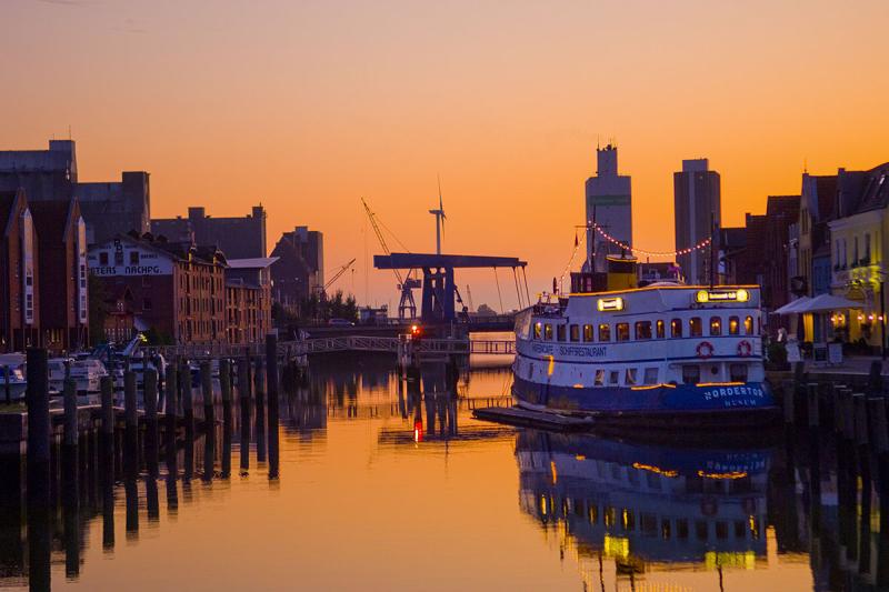 Abendlicht am Husumer Binnenhafen | © Foto Oliver Franke