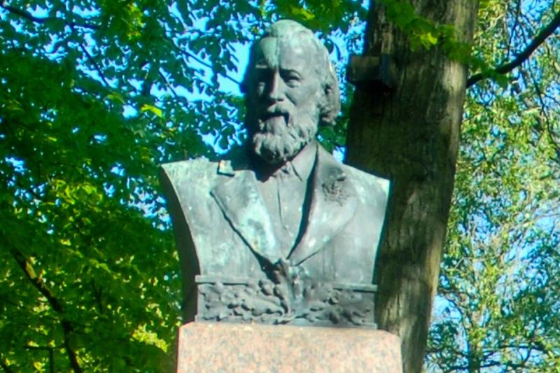 Storm-Skulptur im Schlosspark | © http://www.image-foto.de