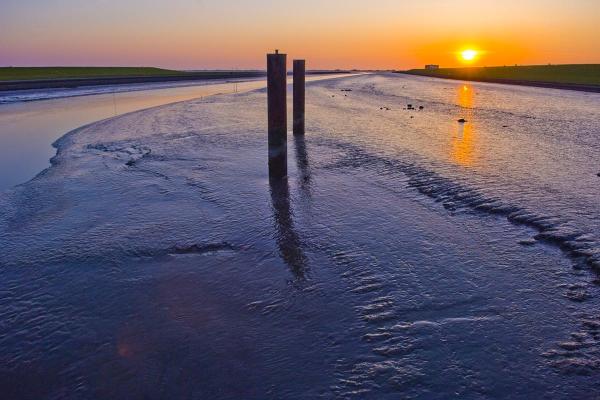 Husumer Hafenausfahrt in der Abendsonne