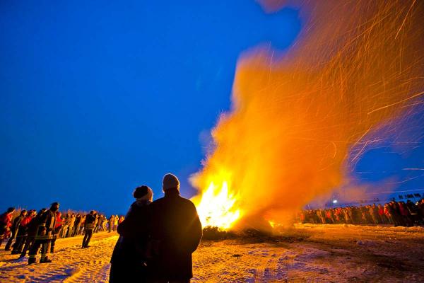 Biikefeuer in der Husumer Bucht