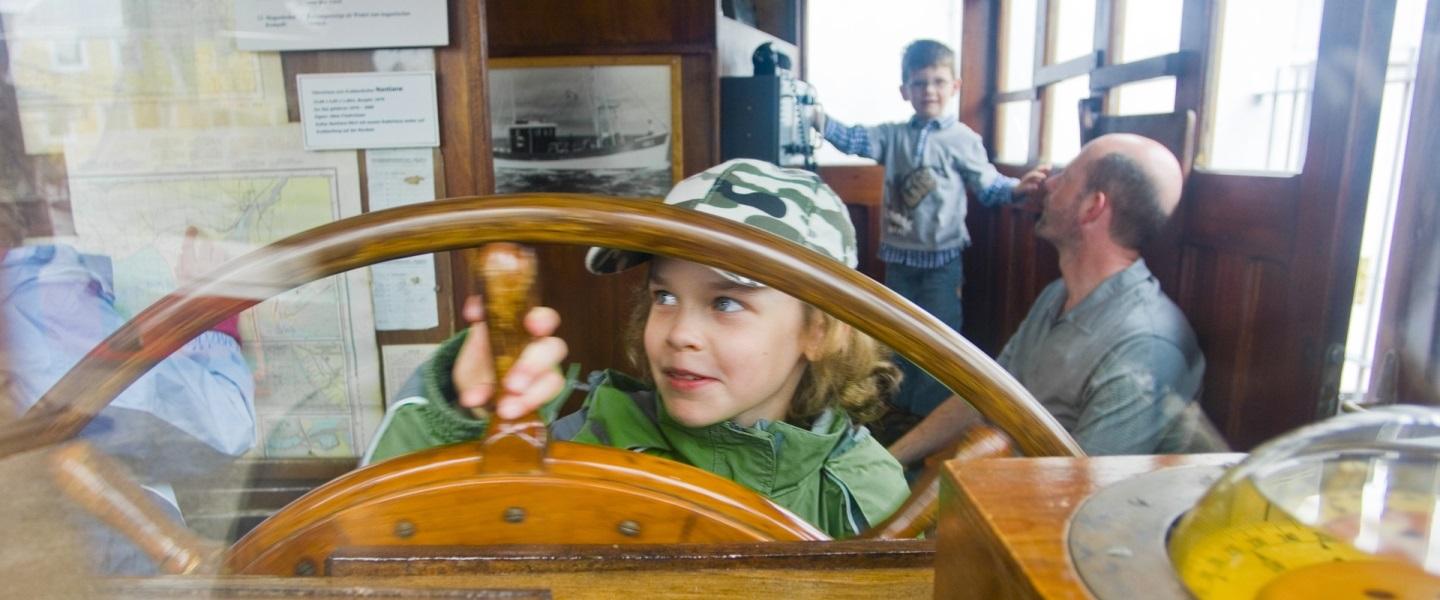 Kinder im Schifffahrtsmuseum