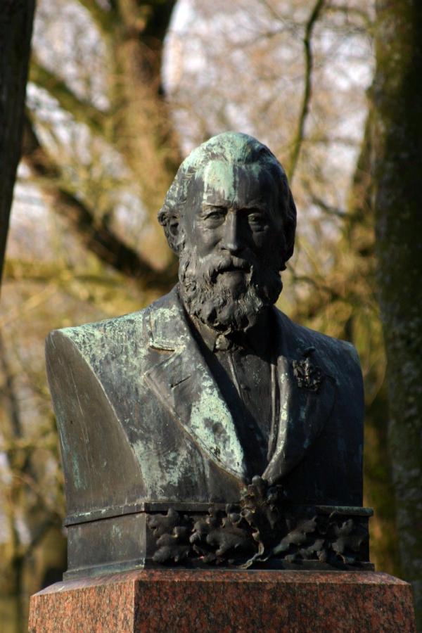 Theodor Storm Denkmal im Schlosspark